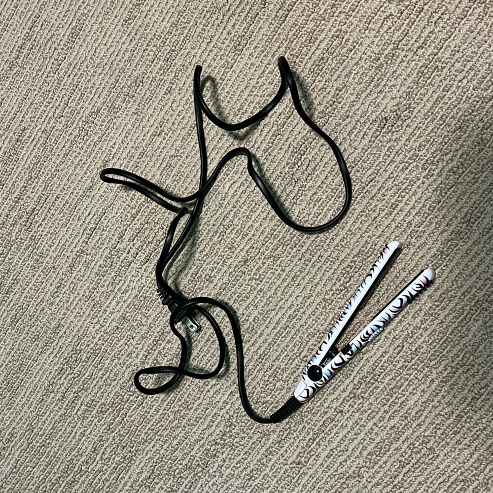 Hot Tools travel/mini straightener